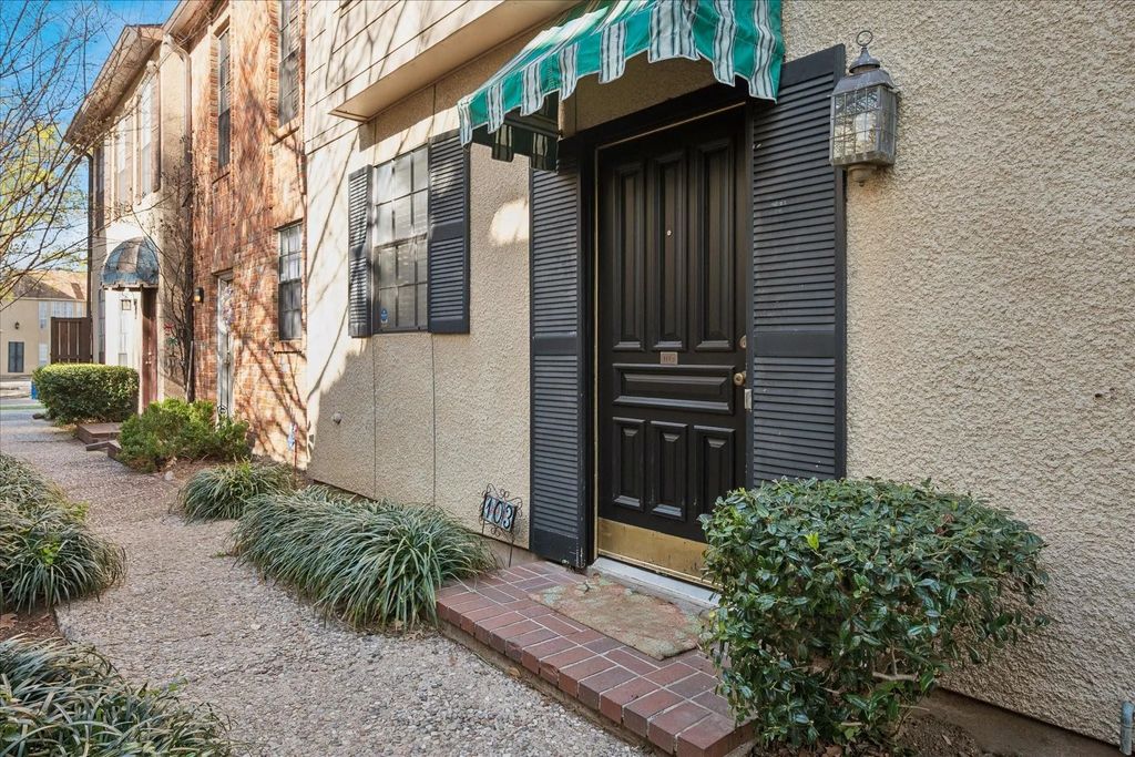 4418 Bowser 103, Dallas