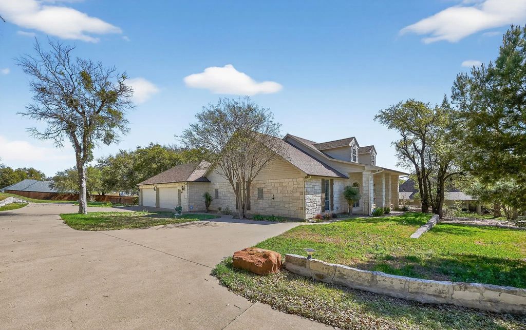 2104 Wills Way Drive, Granbury