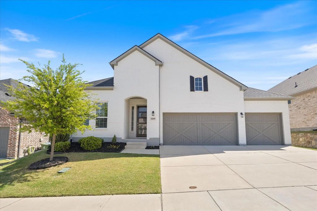 309 Savannah Lane, Oak Point