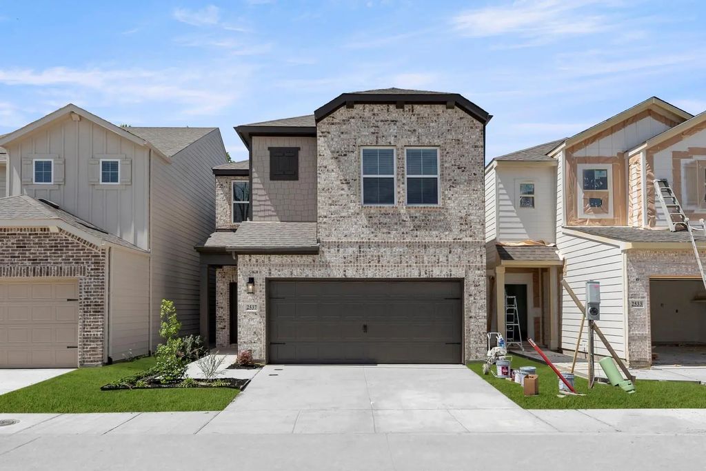 2537 Lost Maples Lane, Dallas