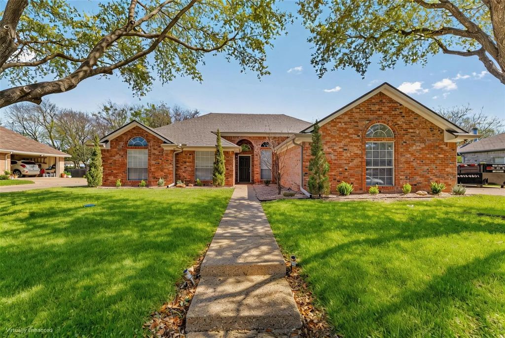 228 Fannin Drive, Hewitt