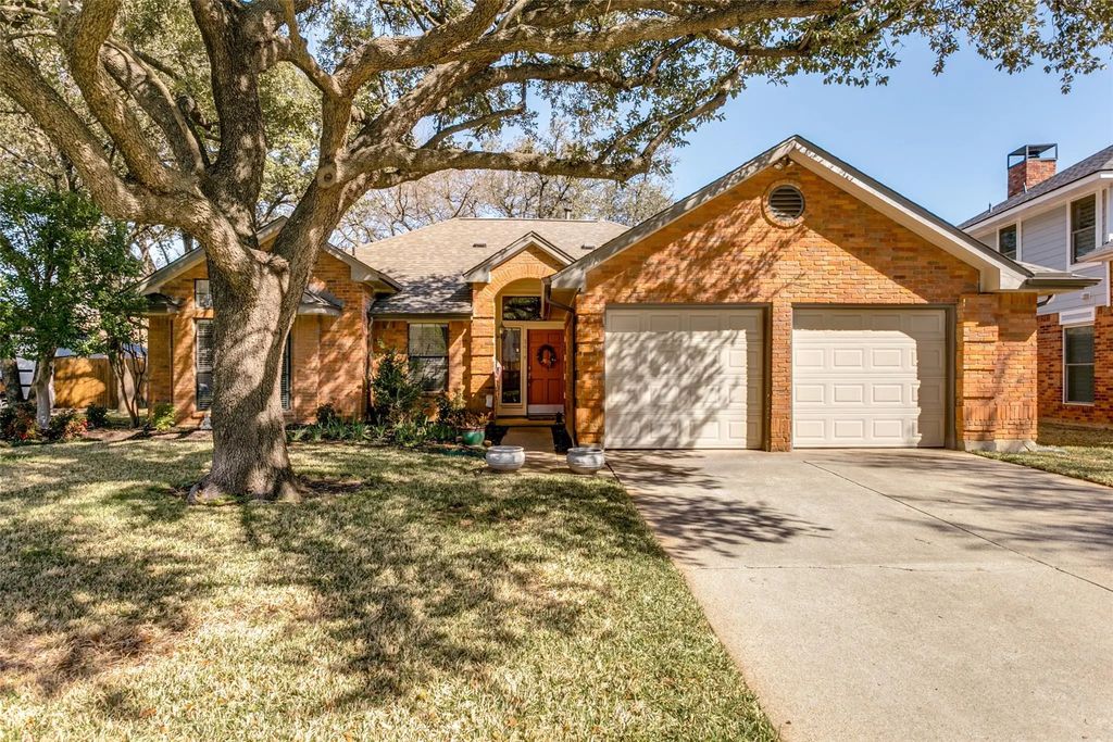 3414 Spring Willow Drive, Grapevine