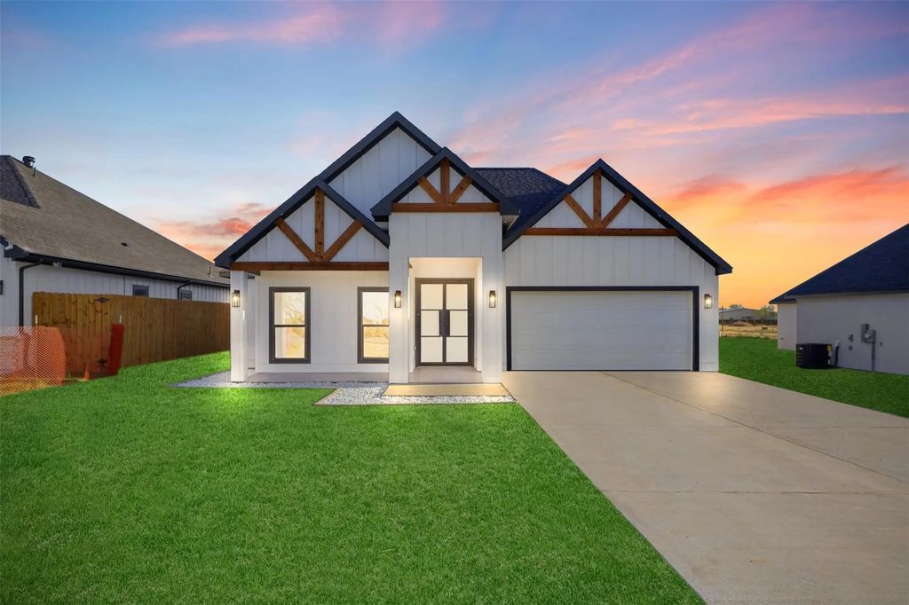 101 Lawson Avenue, Mabank