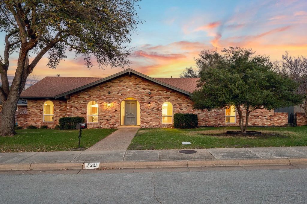 7221 Fernmeadow Drive, Dallas