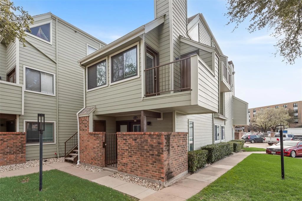 3113 Sondra Drive 206, Fort Worth