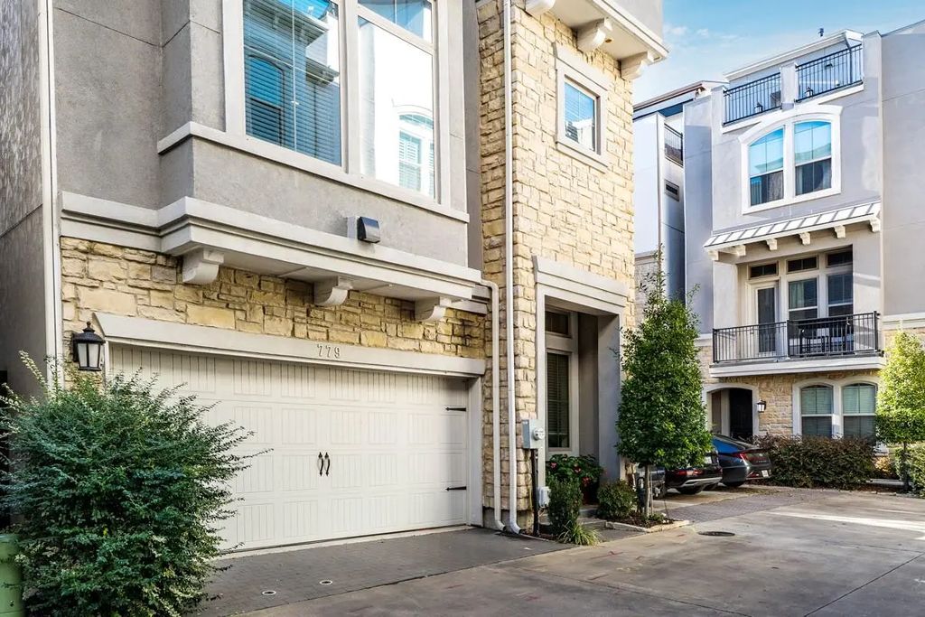 779 Spanish Oaks Place, Dallas