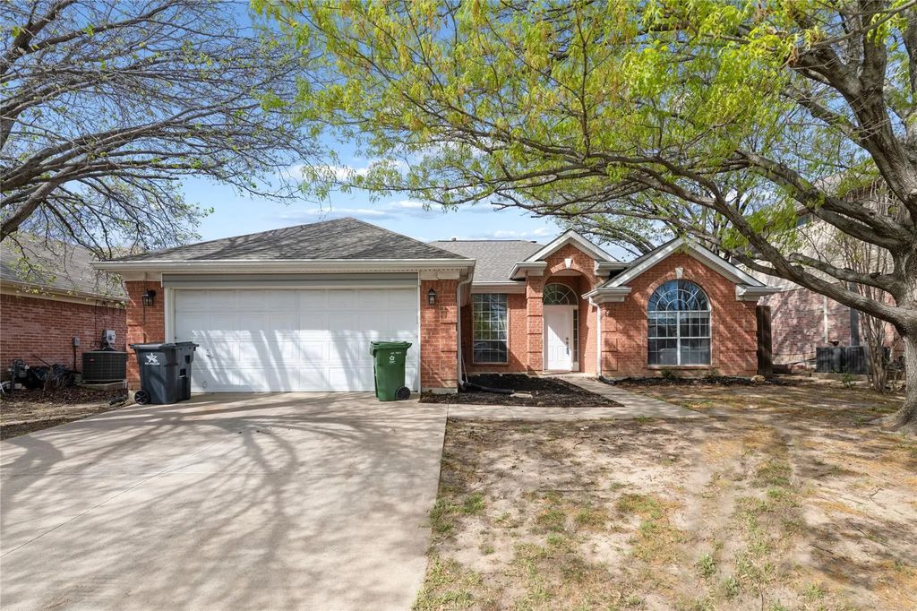 703 Turnstone Drive, Arlington