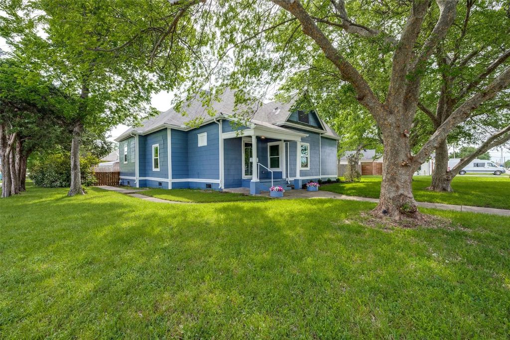 623 N Walnut Street, Sherman
