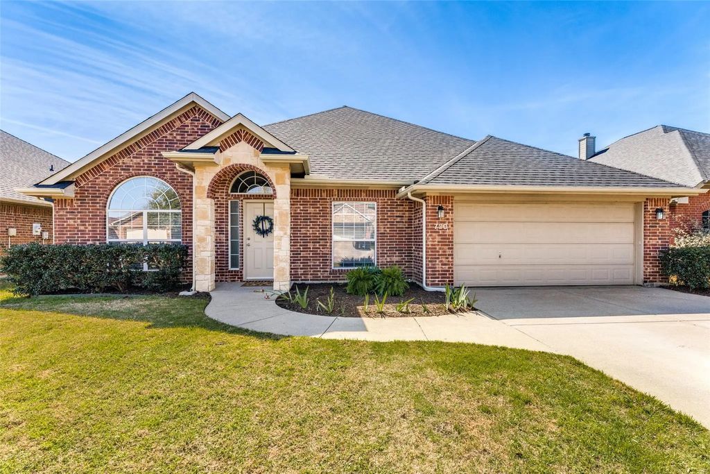 720 Date Court, Burleson