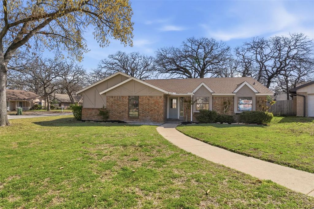 3801 Pleasant Wood Court, Arlington
