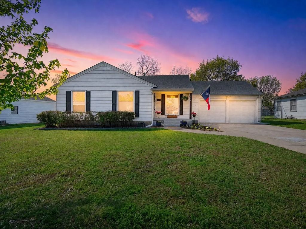 318 Hillcrest Avenue, Richardson