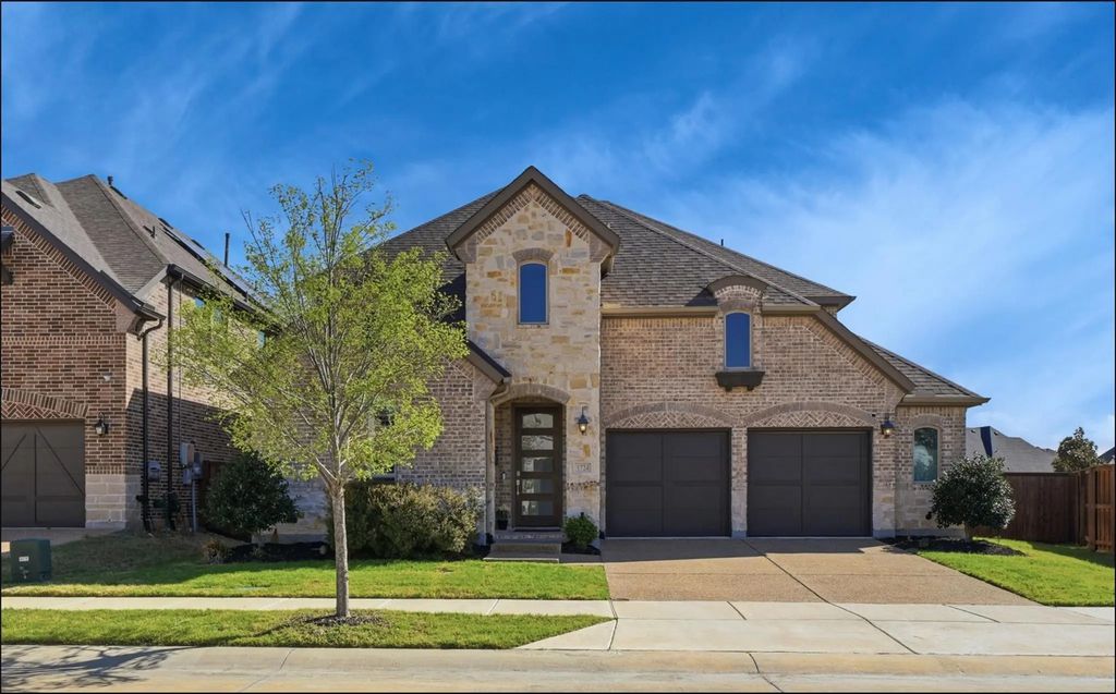 1724 Sir Dustin Lane, Carrollton