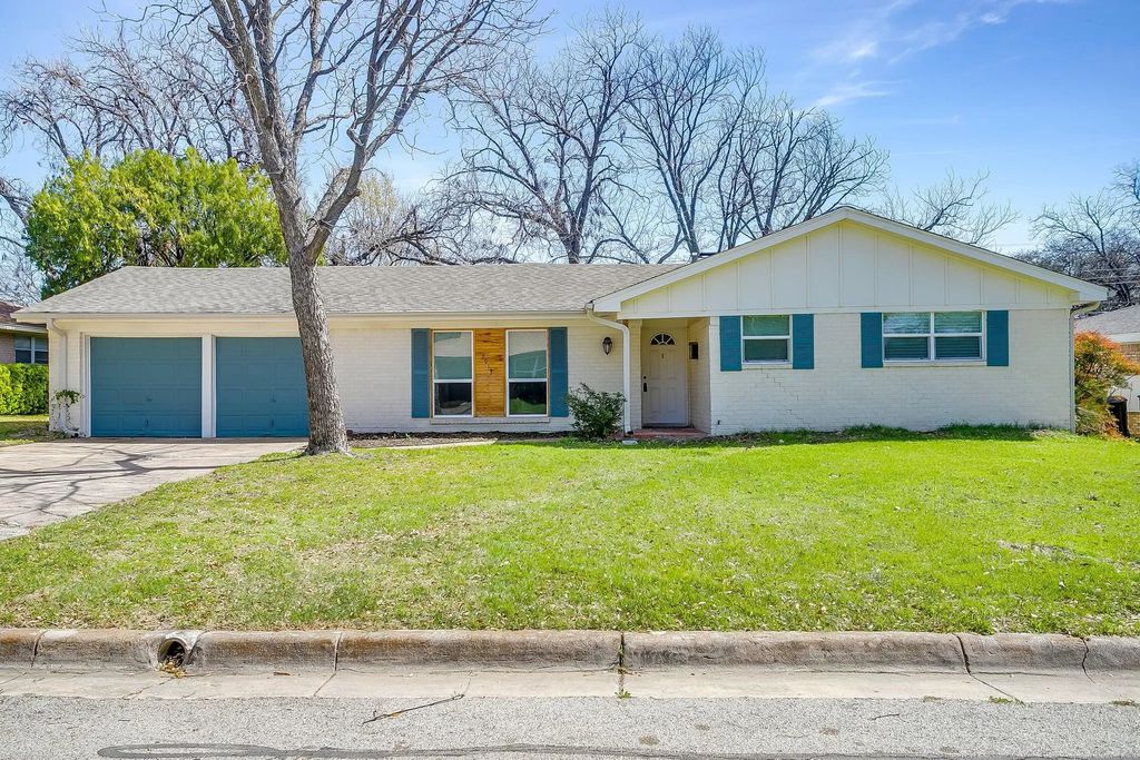 6013 Worrell Drive, Fort Worth