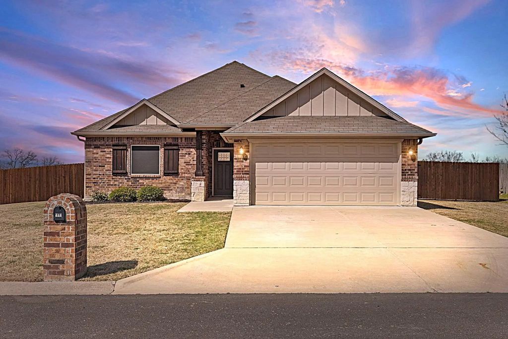 414 Mesa Drive, Lone Oak