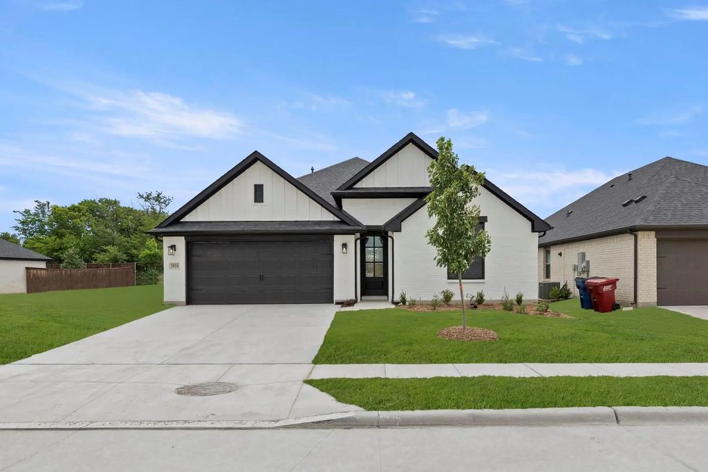 3016 Beau Daniel Drive, Royse City