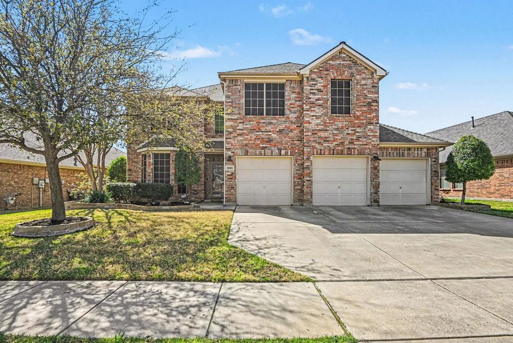 4028 Burwood Drive, Fort Worth