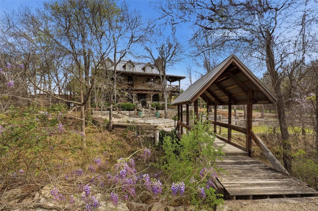 209 Bluebonnet Court, Cresson
