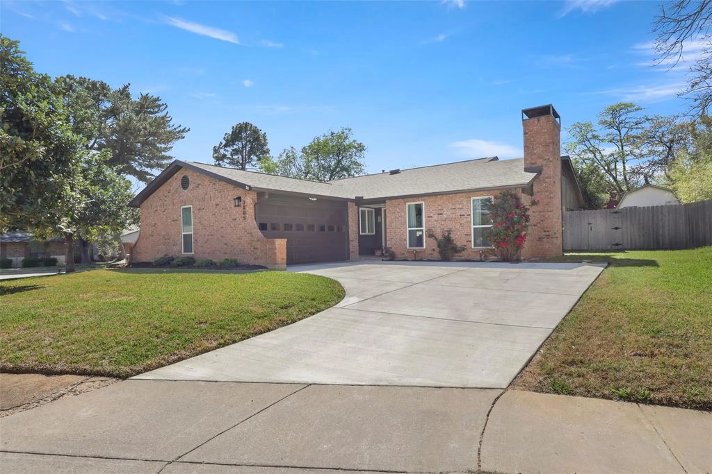 3005 Old Orchard Court, Bedford