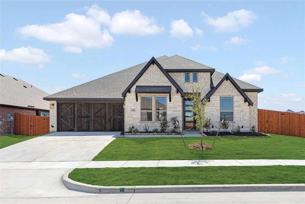 504 Red Maple Road, Waxahachie