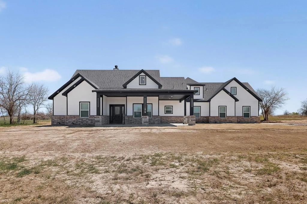1518 County Road 4761, Sulphur Springs