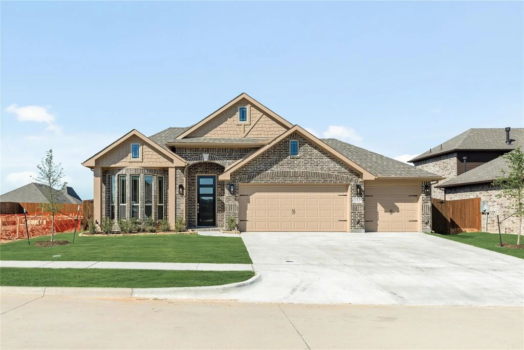153 Claywood Drive, Glenn Heights