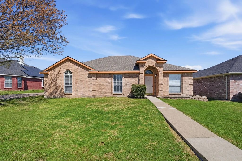 1325 Maple Ridge Drive, Mesquite