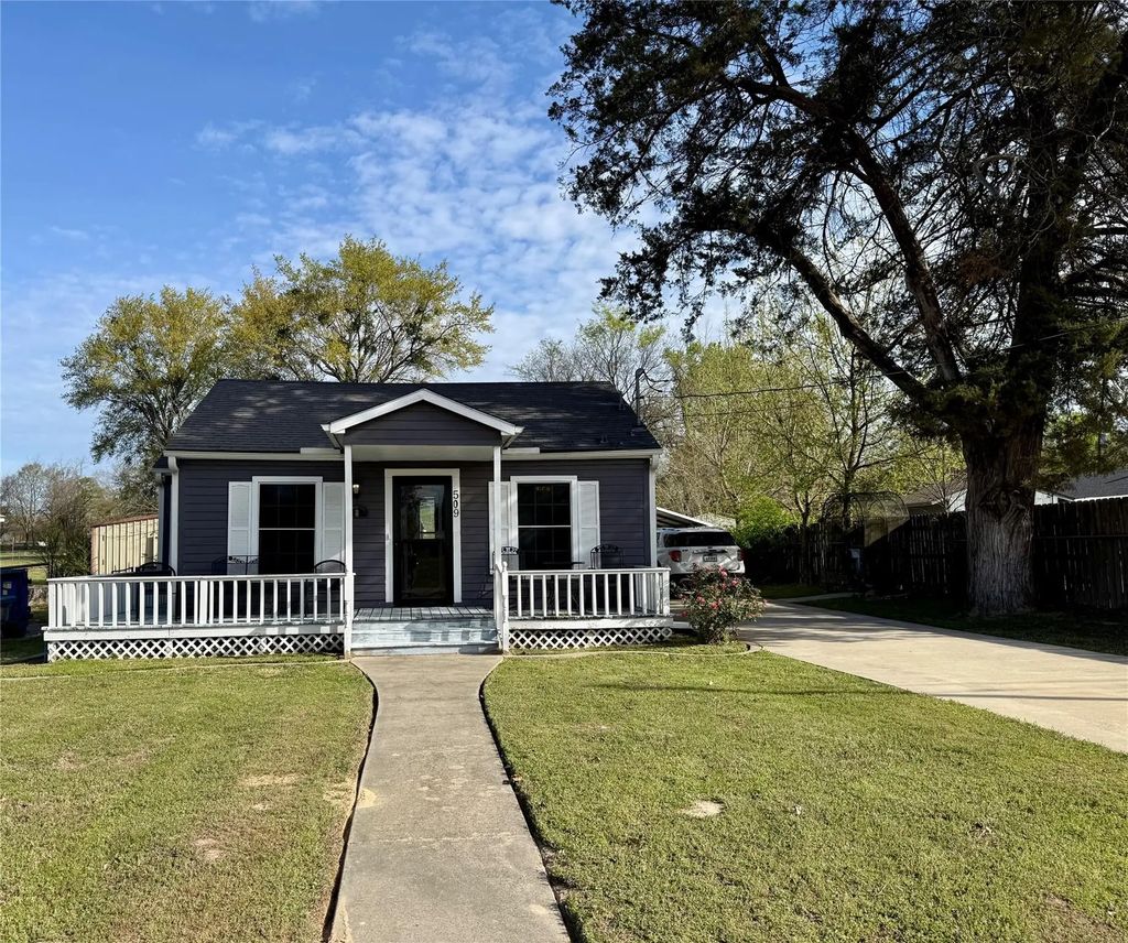 509 Sherman Street, Winnsboro