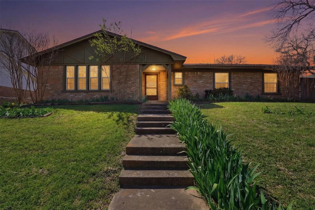 3312 Greenbriar Lane, Plano