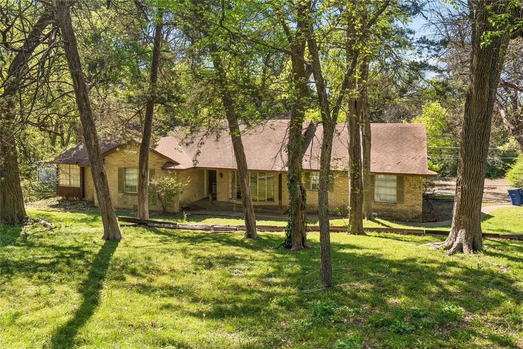 2810 Gladiolus Lane, Dallas