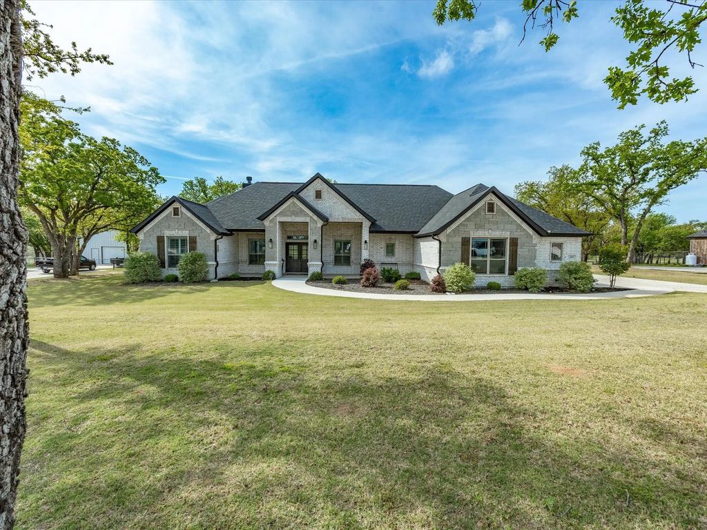 695 Winkler Way, Springtown