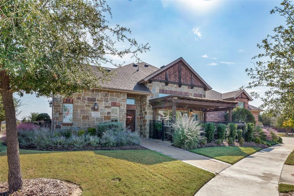 1101 Blue Bill Lane, Arlington