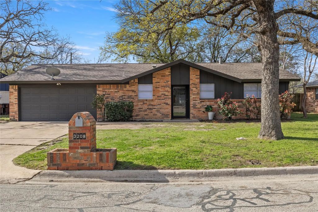 3208 Bob O Link Lane, Denton