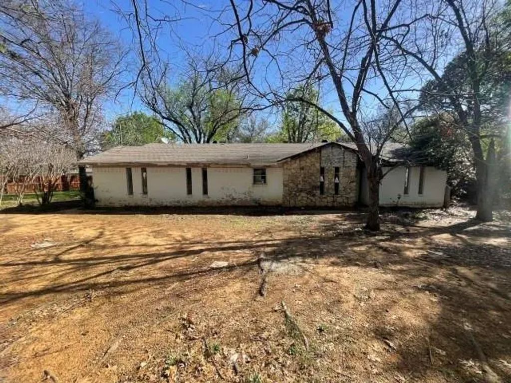 8001 Storie Road, Arlington