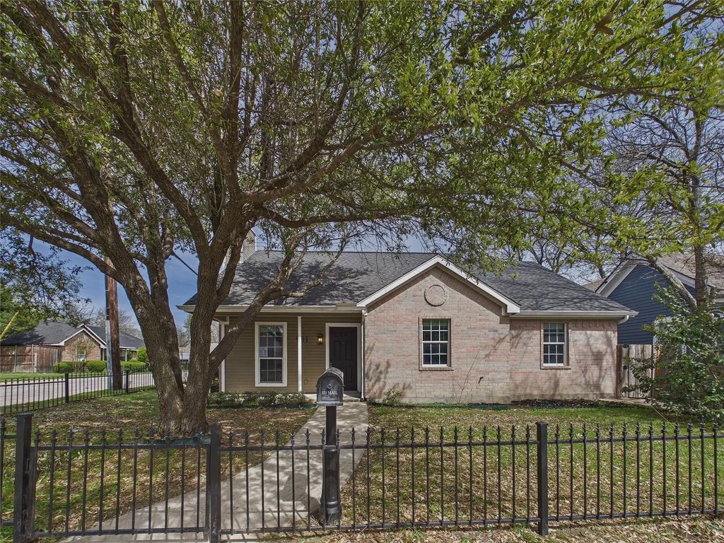 901 Anthony Street, McKinney