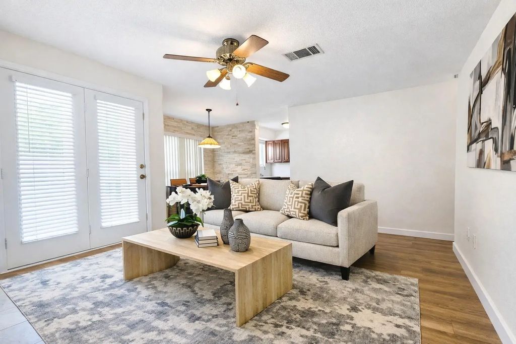 2103 Horizon Trail 3812, Arlington