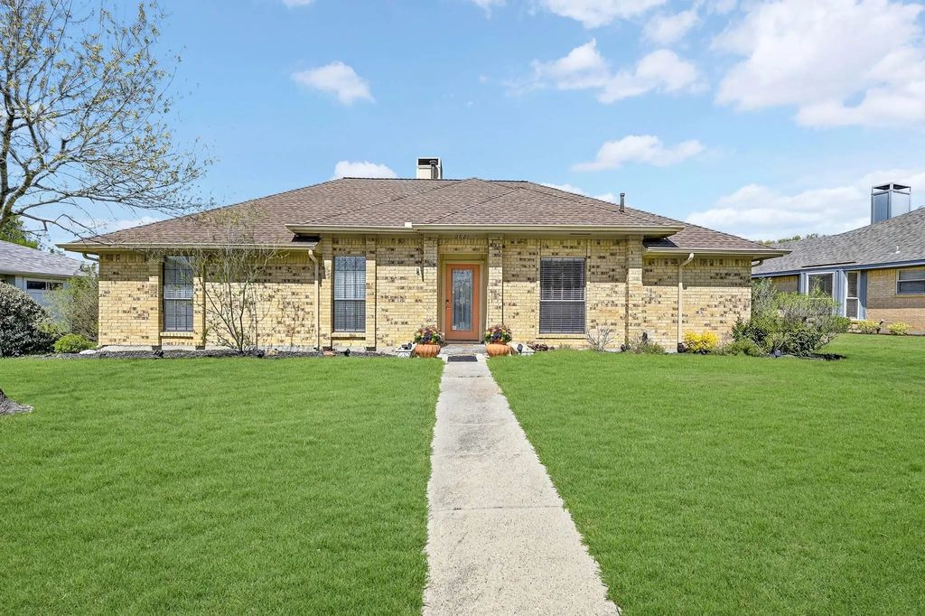 2621 Winterlake Drive, Carrollton