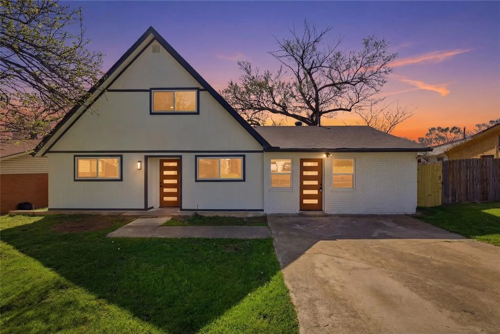661 Oak Drive, Hurst
