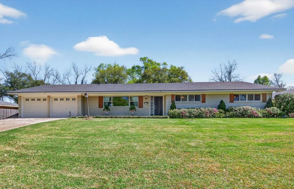 5731 Lovers Lane, Shreveport