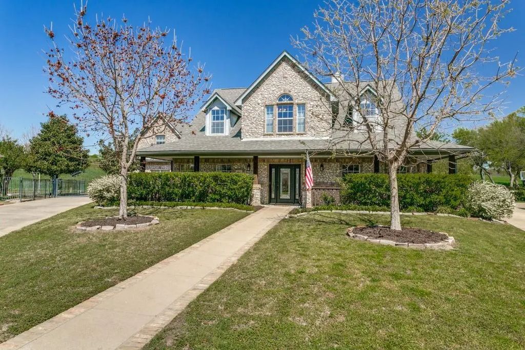 5849 River Meadows Place, Fort Worth
