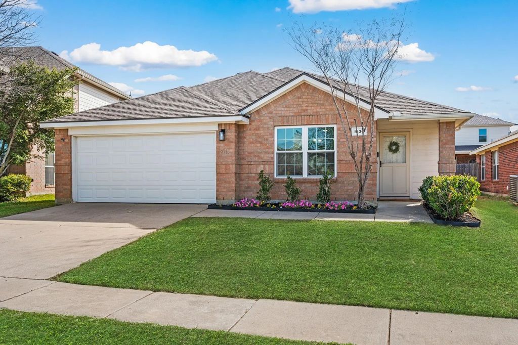 8136 Fleetwing Trail, Fort Worth