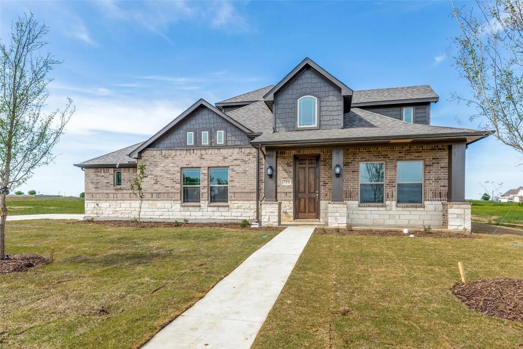 7511 West Line Road, Collinsville