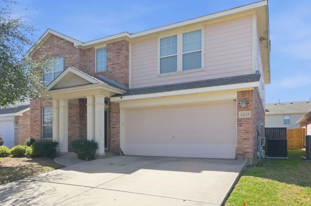 13233 Padre Avenue, Fort Worth