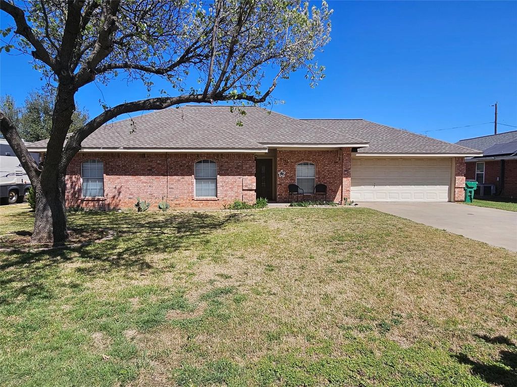 1803 Sprucewood, Stephenville