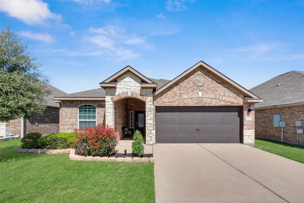 4132 Tower Lane, Crowley