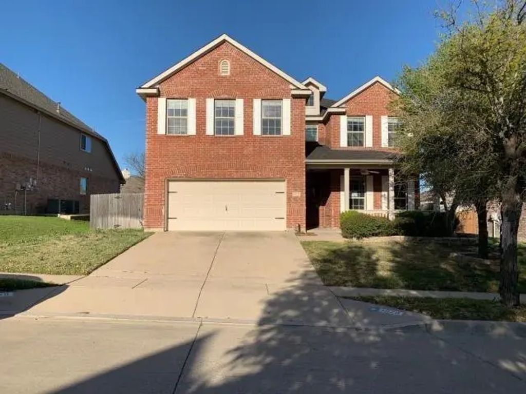 1020 Long Pointe Avenue, Fort Worth
