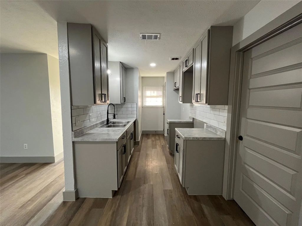 3982 Granite Hill Drive, Dallas