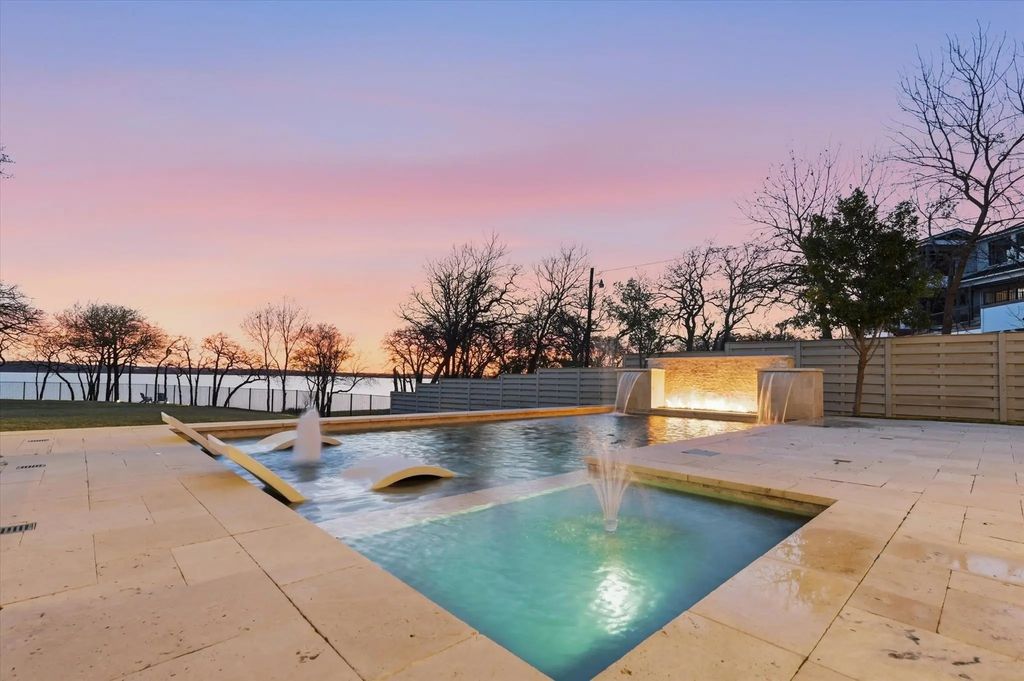 6833 Red Bud Drive, Flower Mound