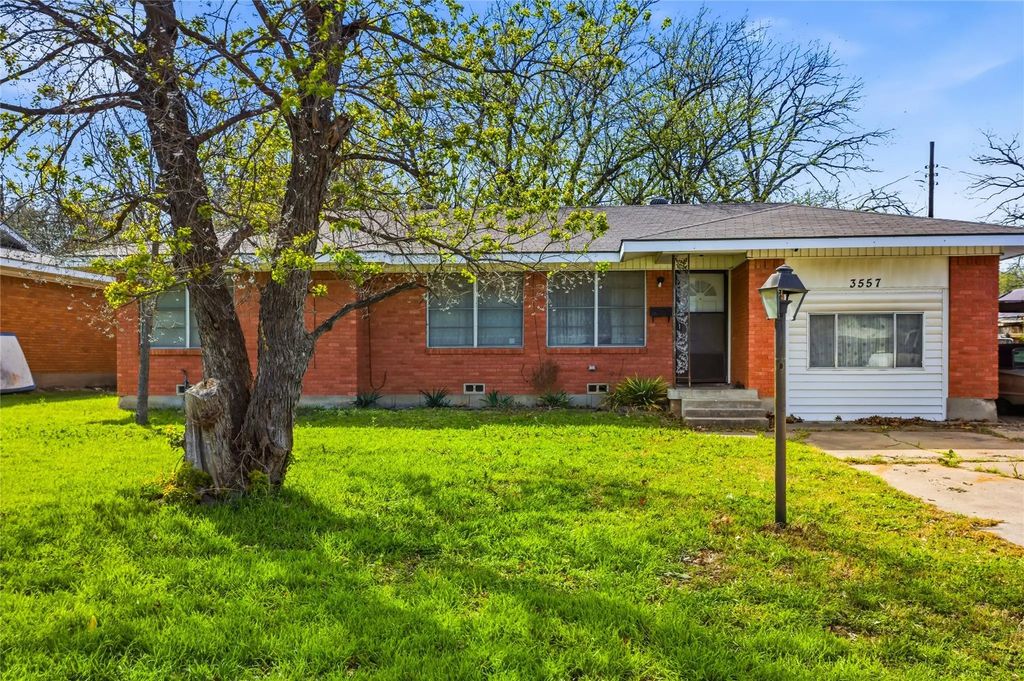 3557 Montreal Circle, Haltom City