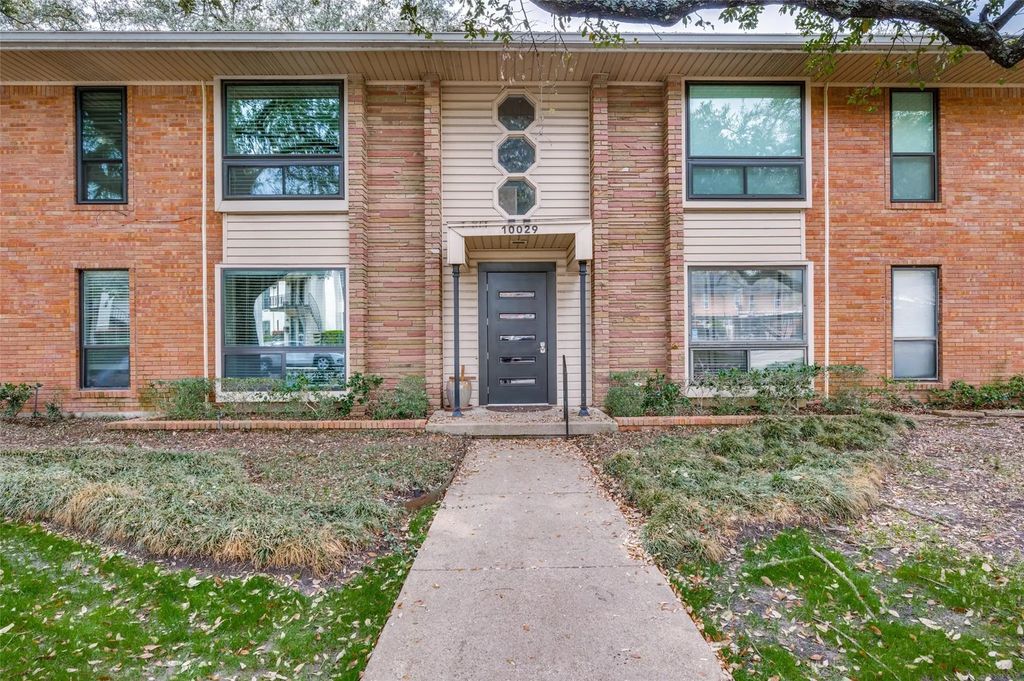 10029 Regal Park Lane 212, Dallas