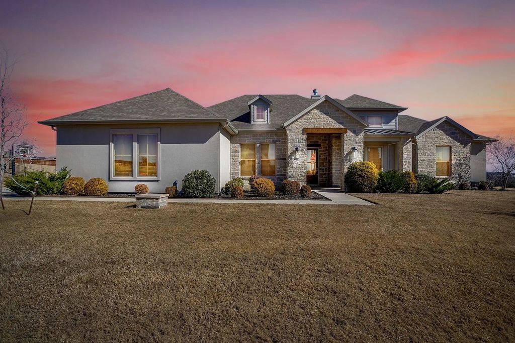 7732 Laura Lake Lane, Fort Worth